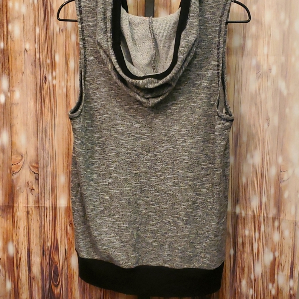 Vest - Picture 2 of 3
